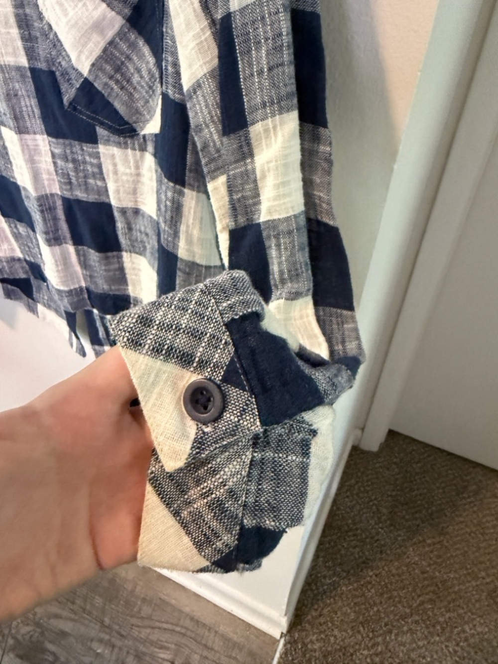 Anthropologie Cloth & Stone Blouse Linen Blend‎ M Navy Blue White Buffalo Plaid - Picture 9 of 10